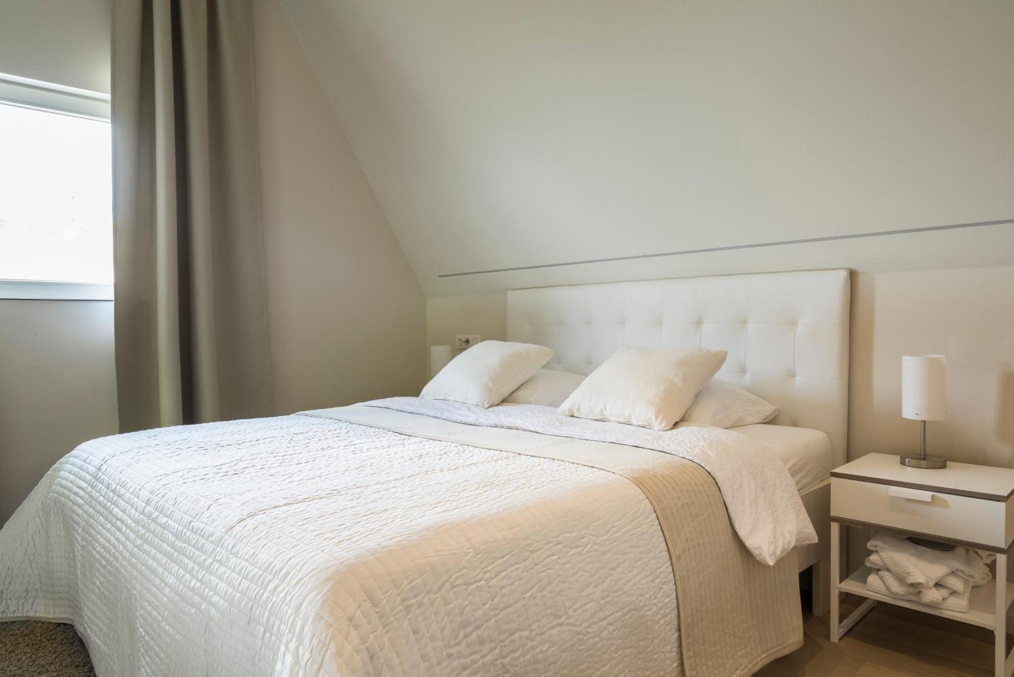 Sint-Coryn Villa Reninge Kamer foto
